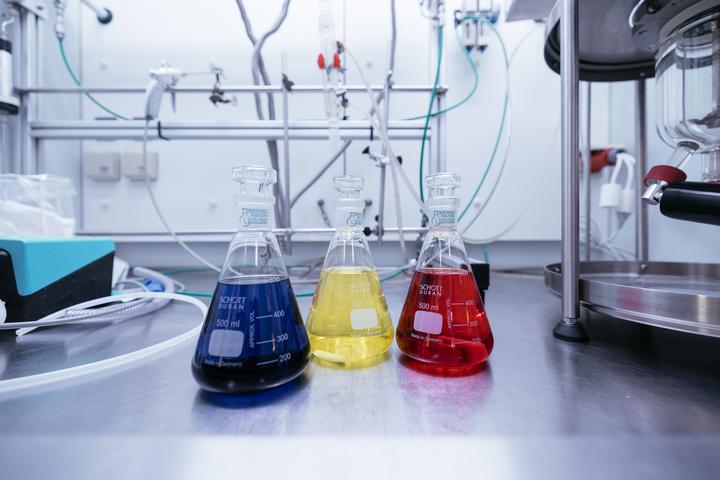 Custom polymer manufacturing for pharmaceuticals